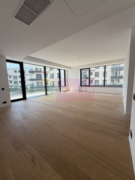 Apartament 4 camere ONE LAKE CLUB